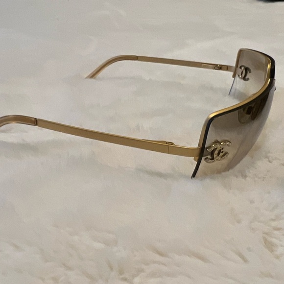 Ultra RARE Vintage Chanel Rimless Sunglasses 🔥 - Picture 6 of 16